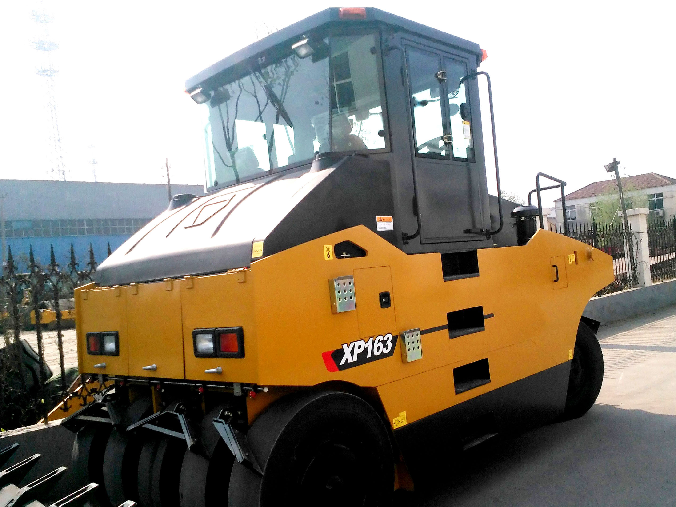 Pneumatic Road Roller-16 Tons XP163 Used Small Diesel Engines Pneumatic Road Roller