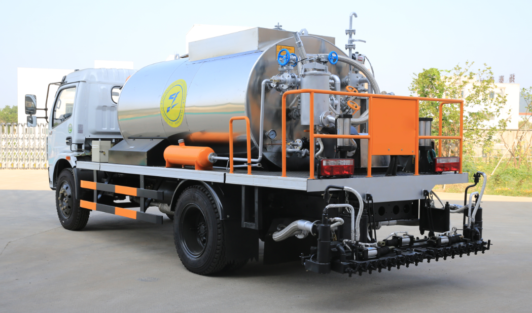 Bitumen Sprayer Truck Asphalt Distributor Truck for Road construction Plant