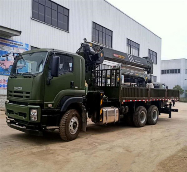 Japanese Brand 4X2 Brand Equipment Construction Material Transport 8tons Truck Mounted with Telescopic Boom Crane