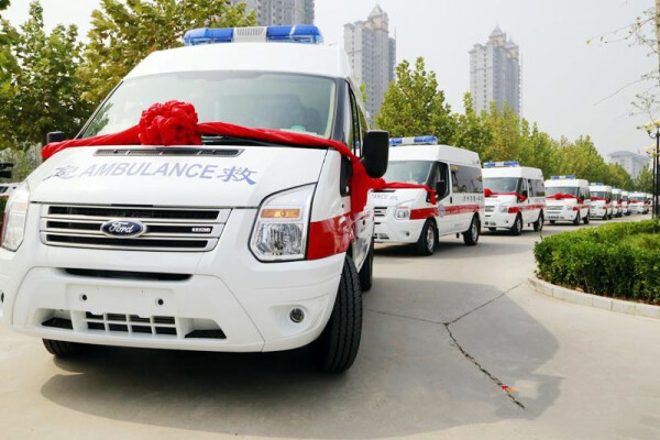 China Diesel Engine Ford Jmc Foton Mobile Hospital Patient Transport Rescue Emergency Ambulance Gasoline Engine Is Optional