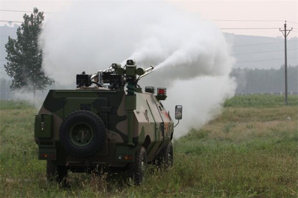 Wheeled armored anti-riot disperse vehicle
